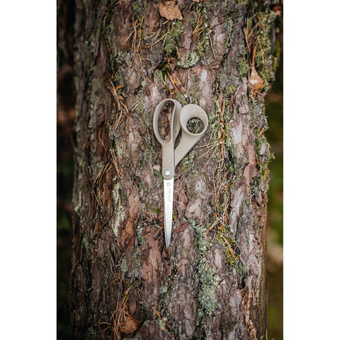 Fiskars Universalsax i återvunnet material 21cm